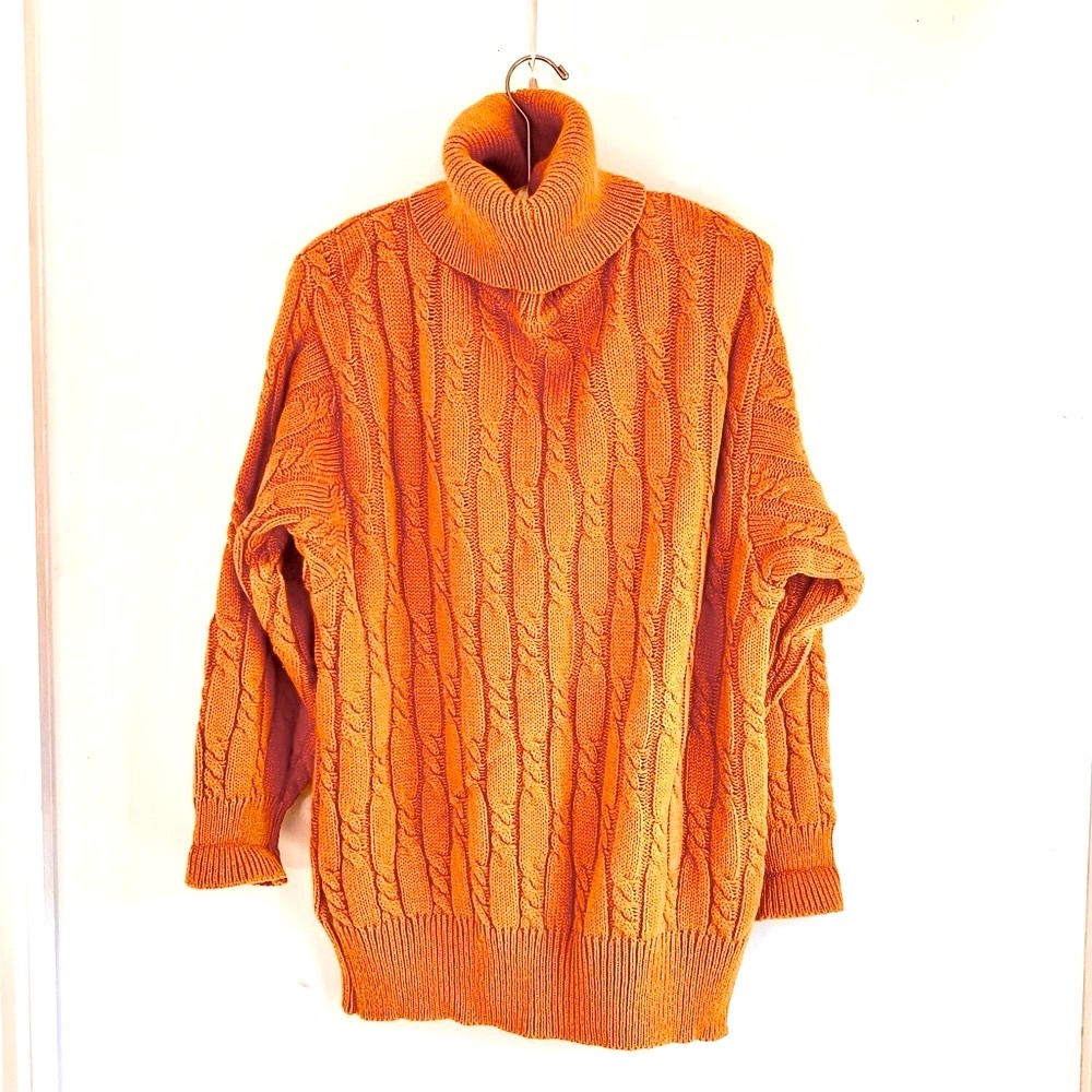 ☃️ AK II, ITALIAN CABLE SWEATER. SOFT. FAB.  sz L, 12-14see measurements.